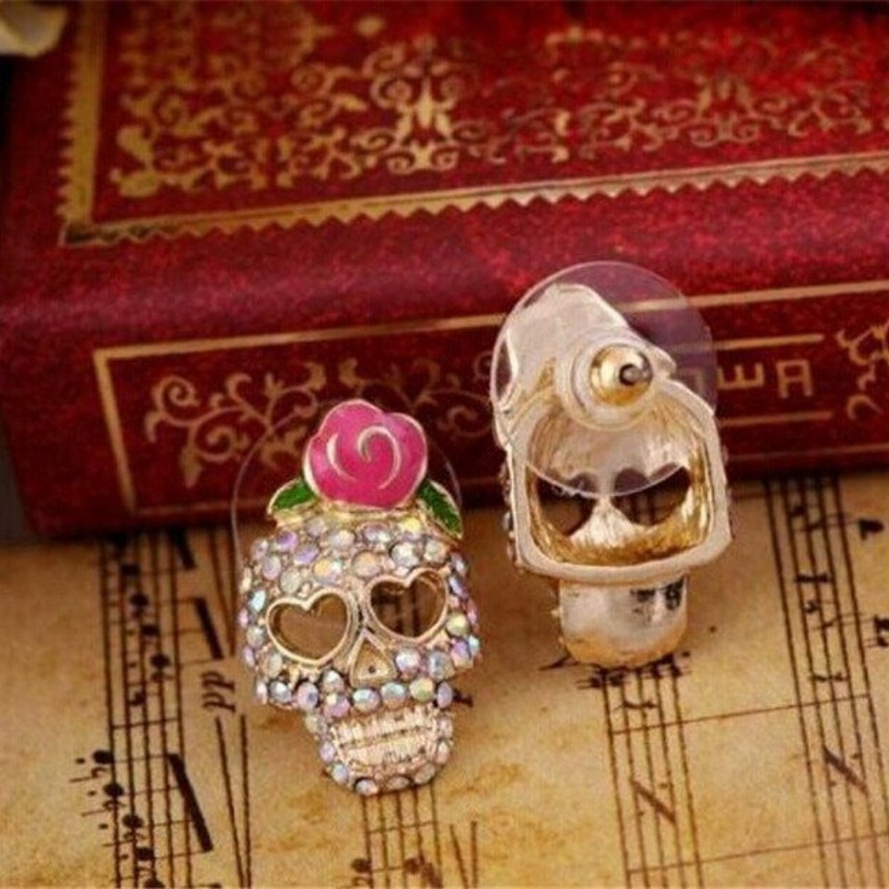Cute Sugar Skull Earrings with Rose NWT- - Picture 3 of 4